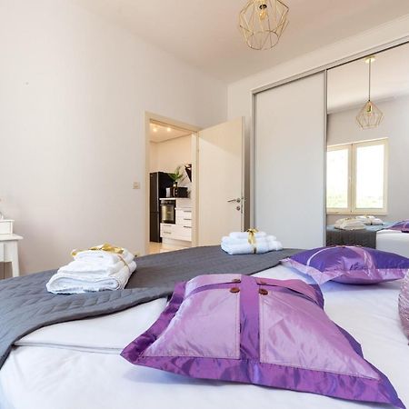 트로기르 Luxa 5 Min Old Town, 10 Min Airport 아파트 외부 사진