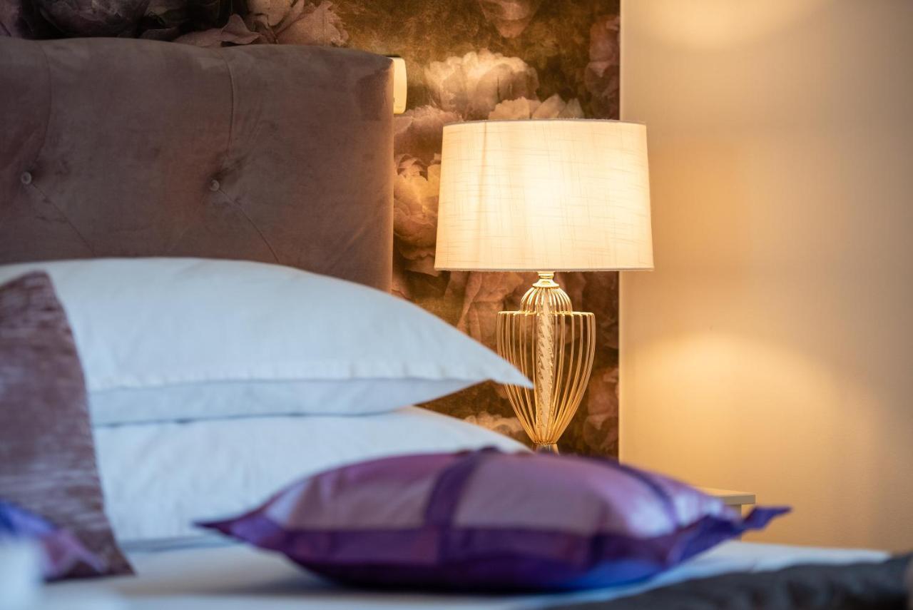 트로기르 Luxa 5 Min Old Town, 10 Min Airport 아파트 외부 사진