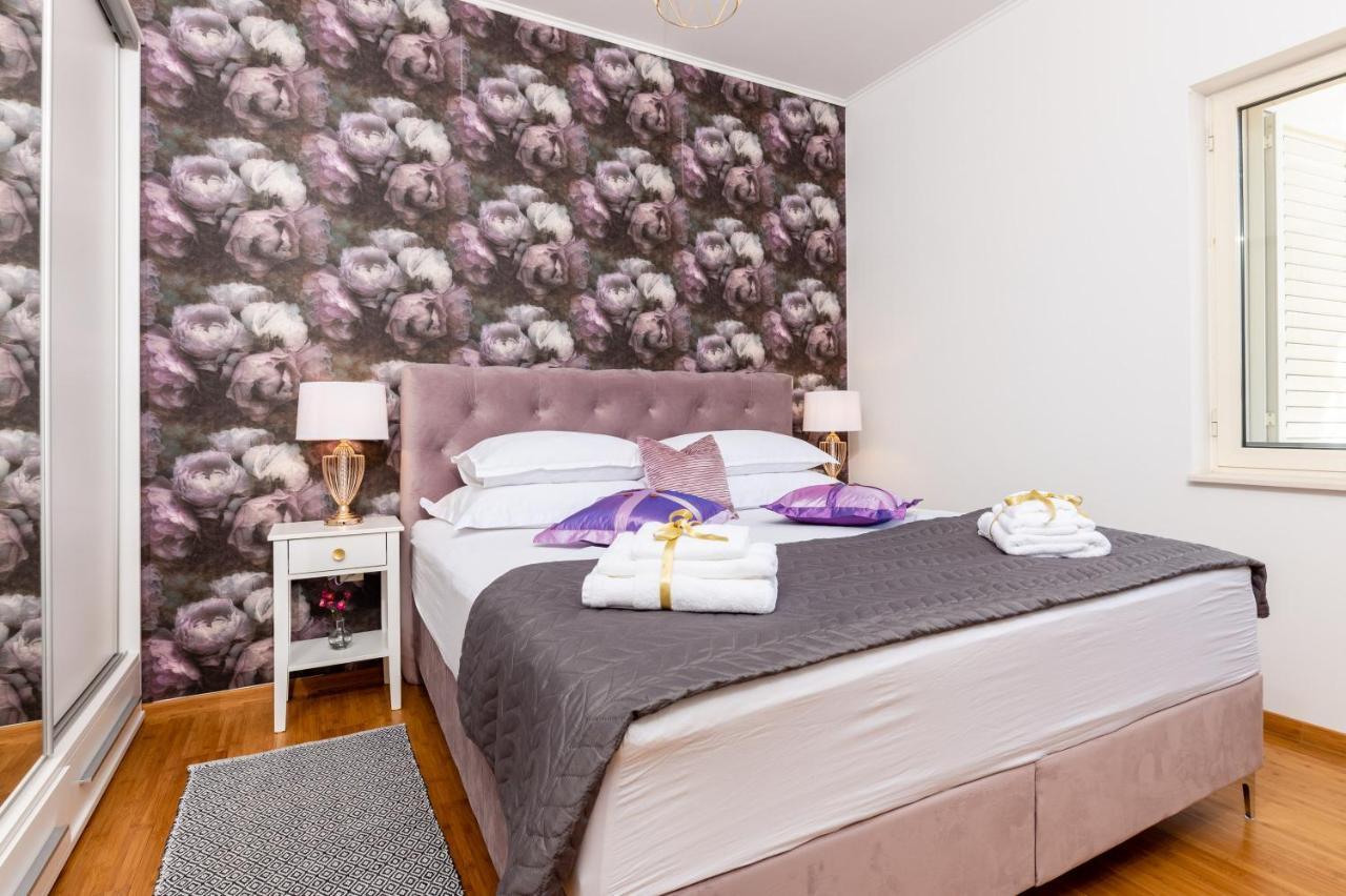트로기르 Luxa 5 Min Old Town, 10 Min Airport 아파트 외부 사진