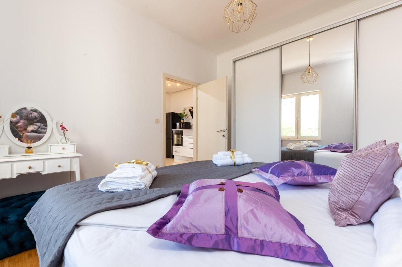 트로기르 Luxa 5 Min Old Town, 10 Min Airport 아파트 외부 사진
